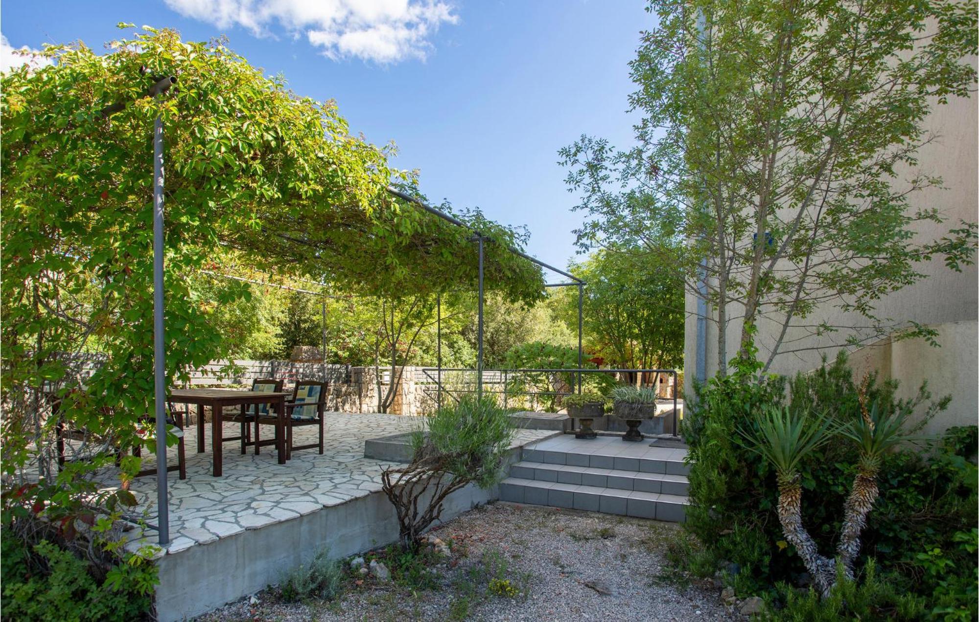 Beautiful Apartment In Pinezici With Wifi Extérieur photo
