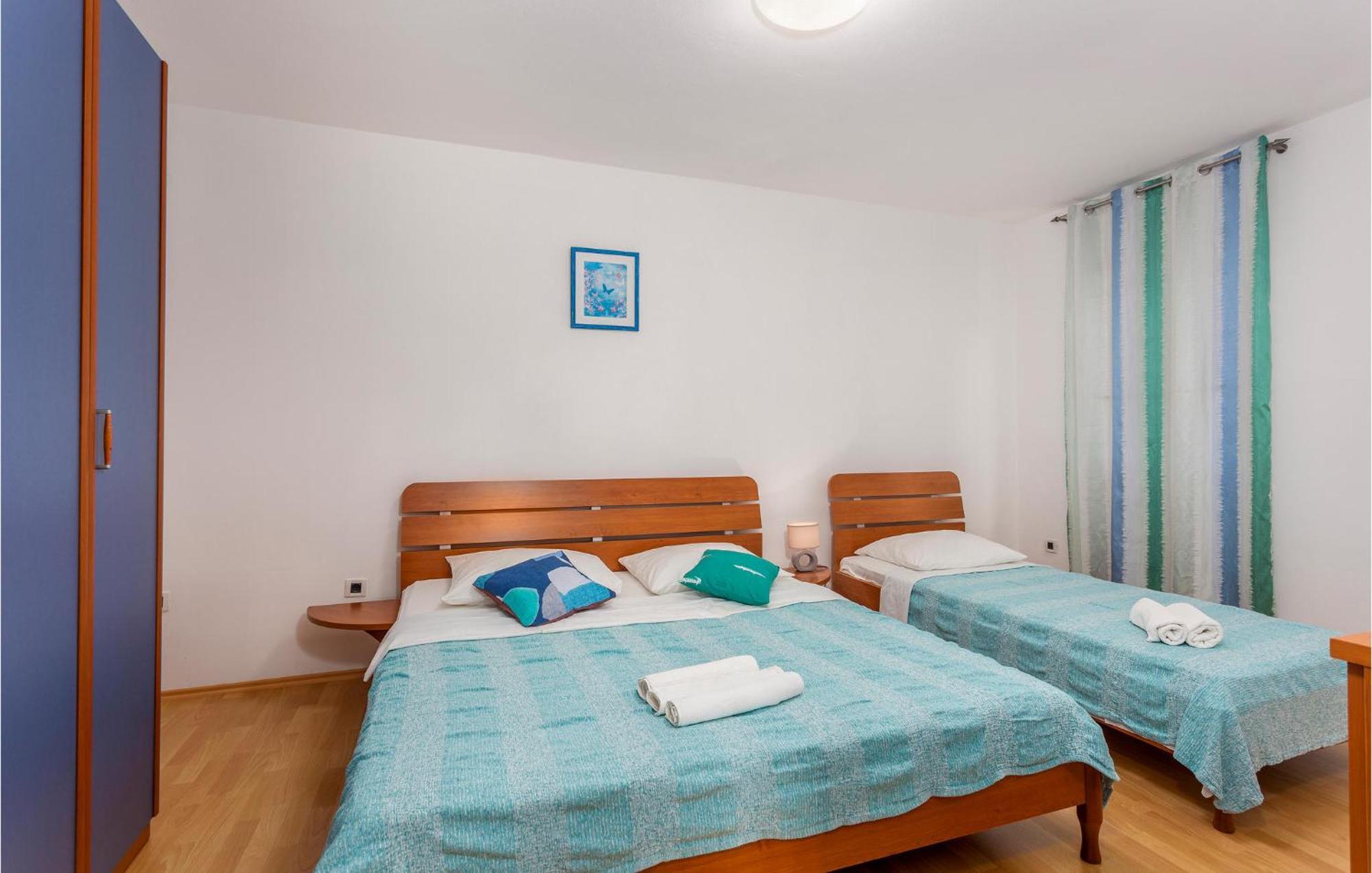 Beautiful Apartment In Pinezici With Wifi Extérieur photo