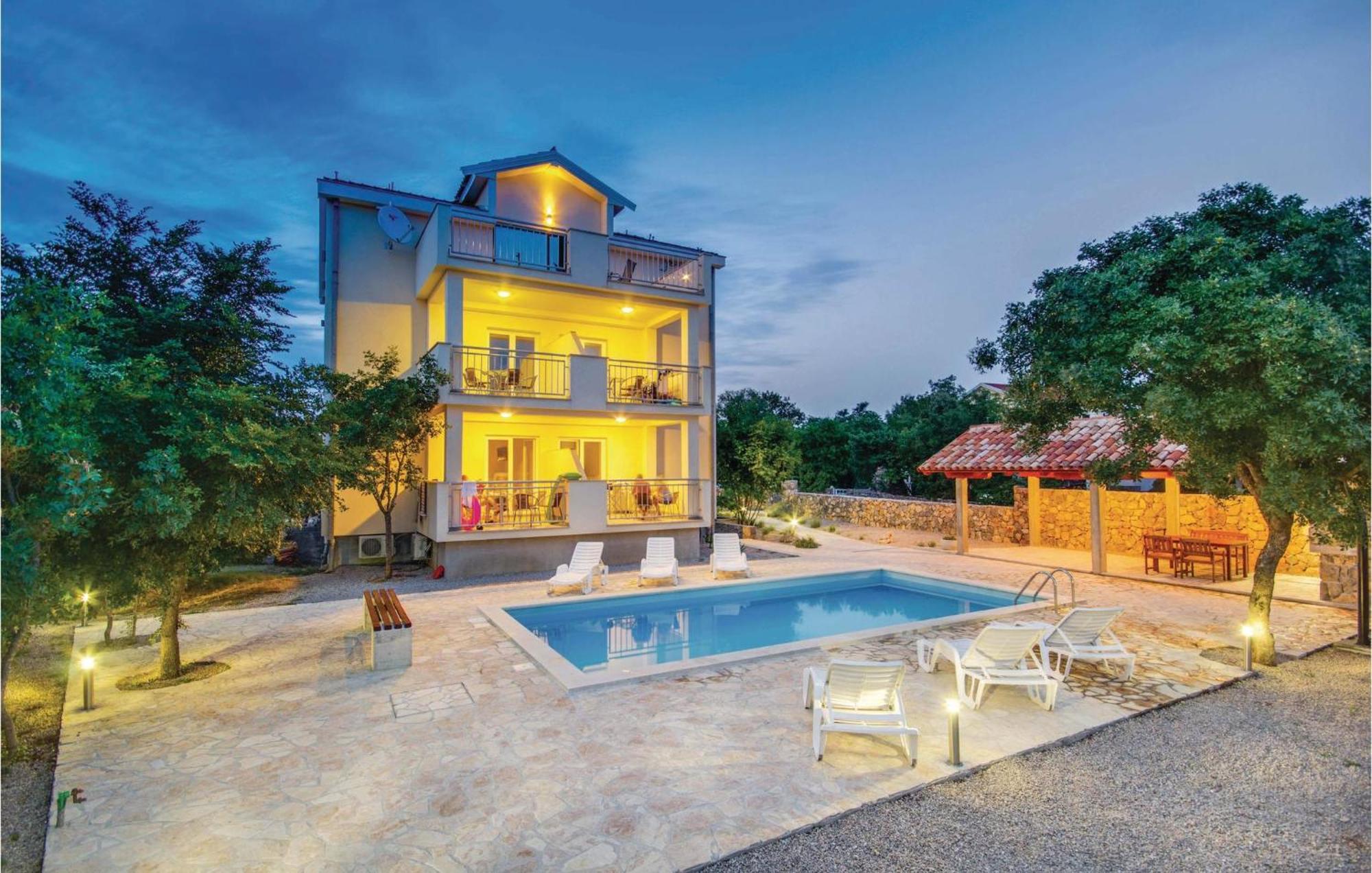 Beautiful Apartment In Pinezici With Wifi Extérieur photo