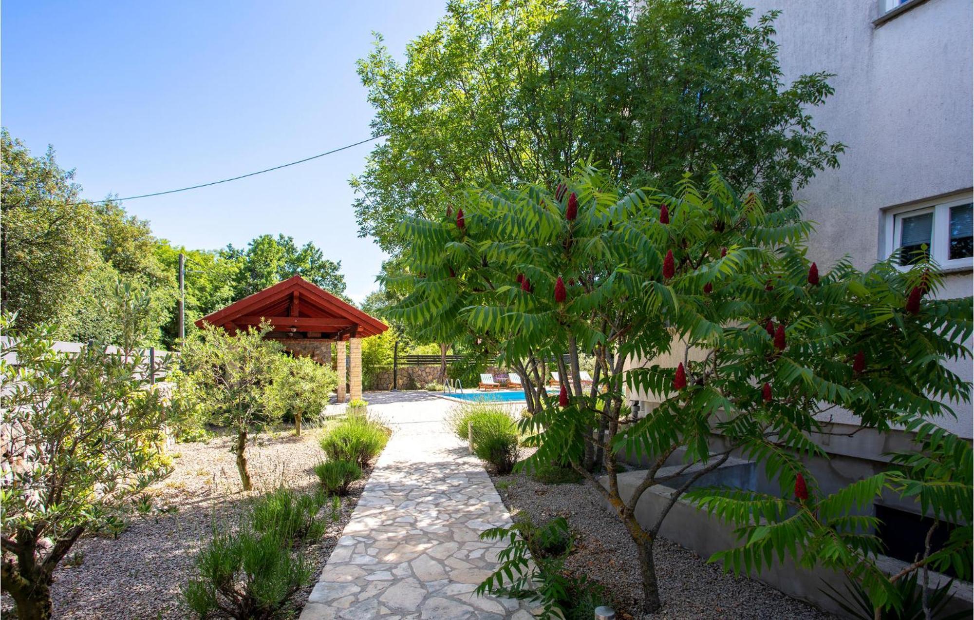 Beautiful Apartment In Pinezici With Wifi Extérieur photo