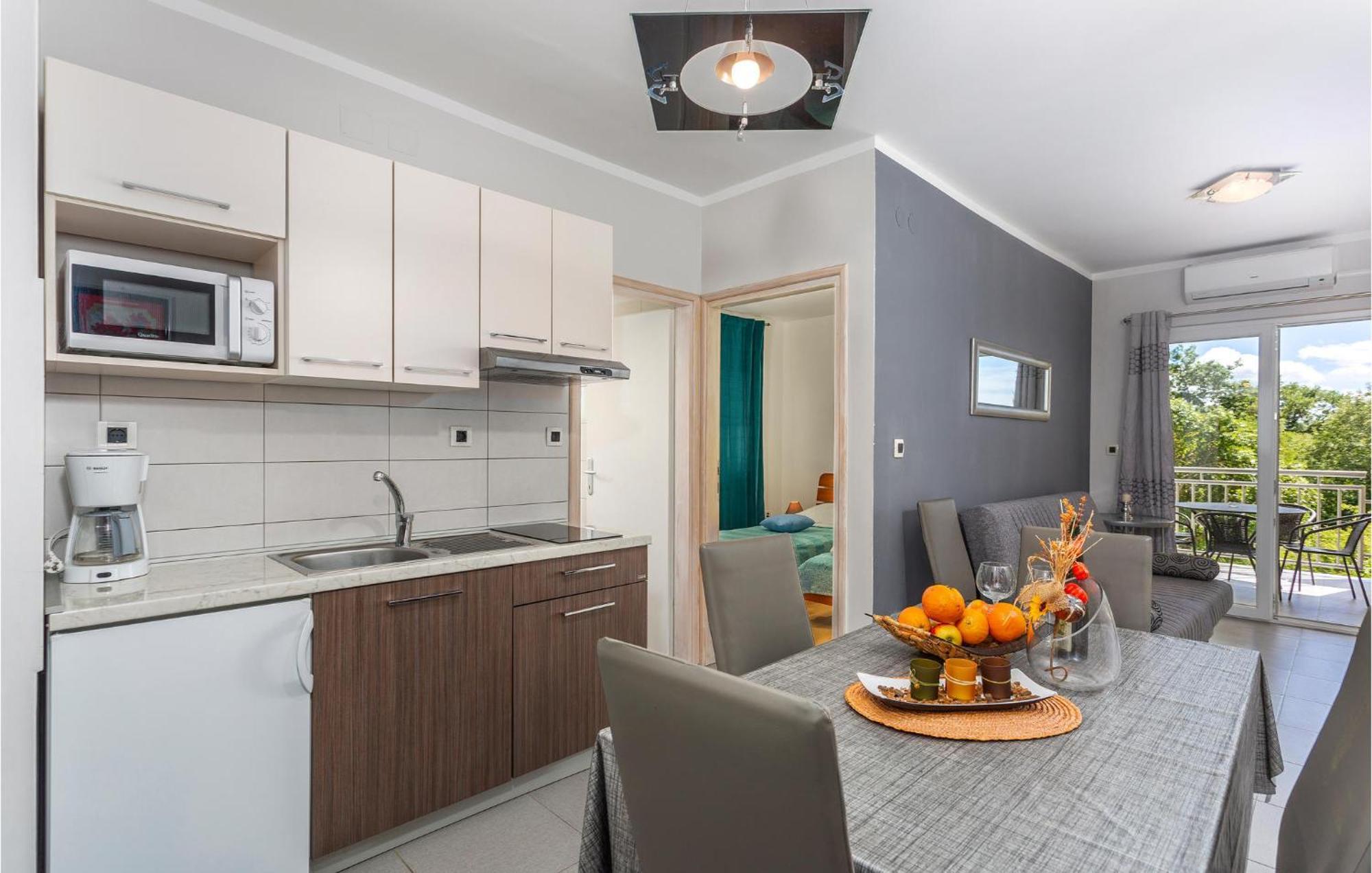 Beautiful Apartment In Pinezici With Wifi Extérieur photo
