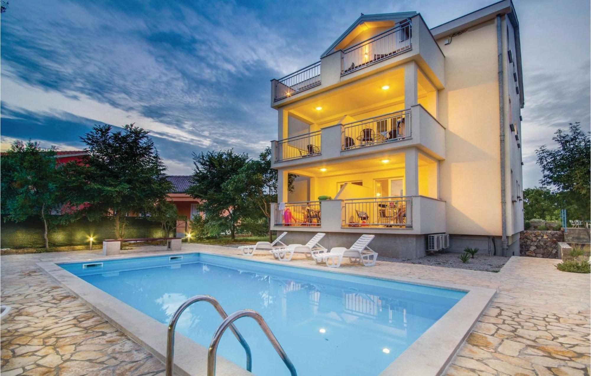 Beautiful Apartment In Pinezici With Wifi Extérieur photo